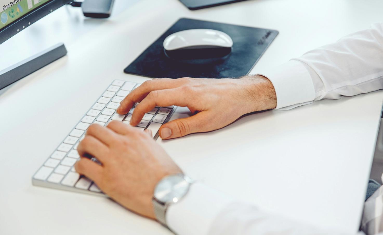 Students working together during an SEO tools training session