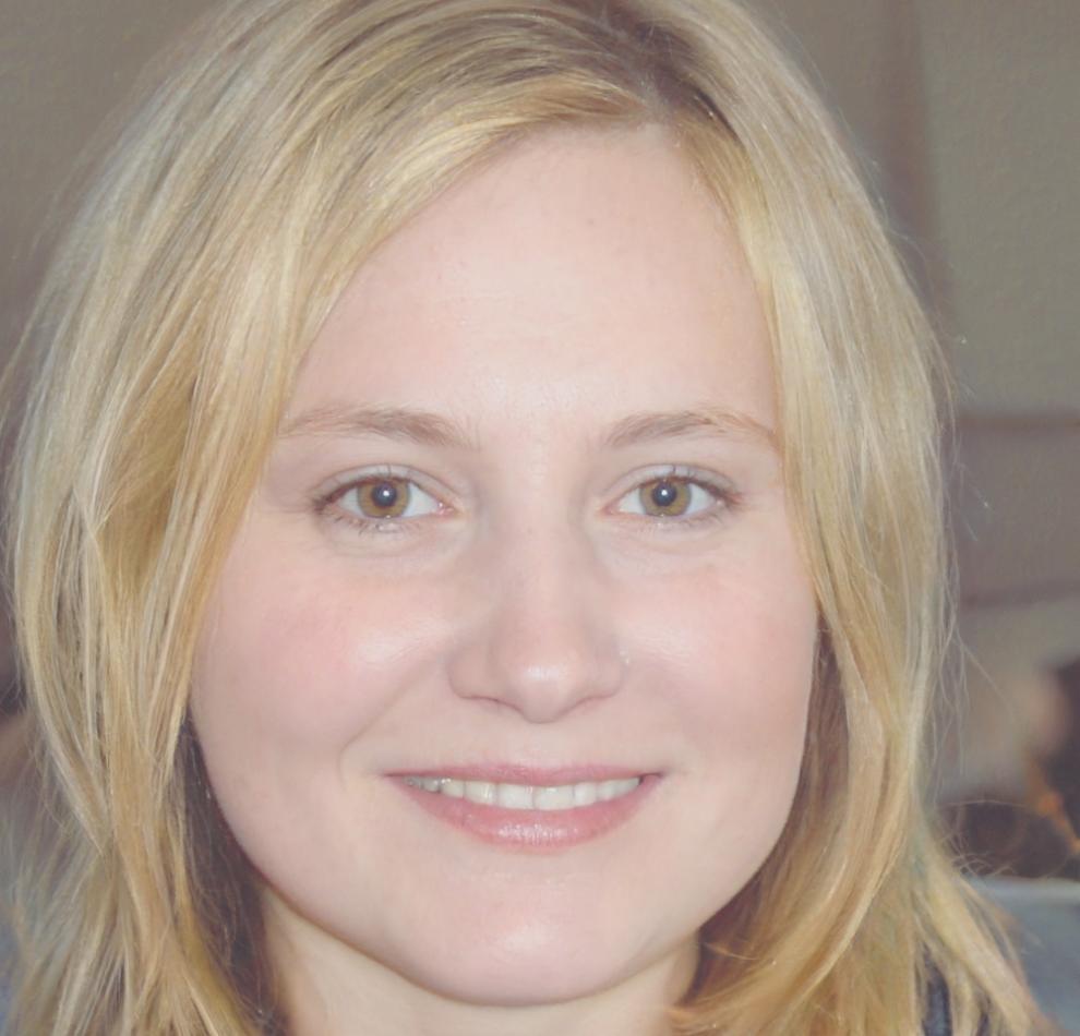 Portrait of Elsie Bromfield, Digital Marketing Consultant